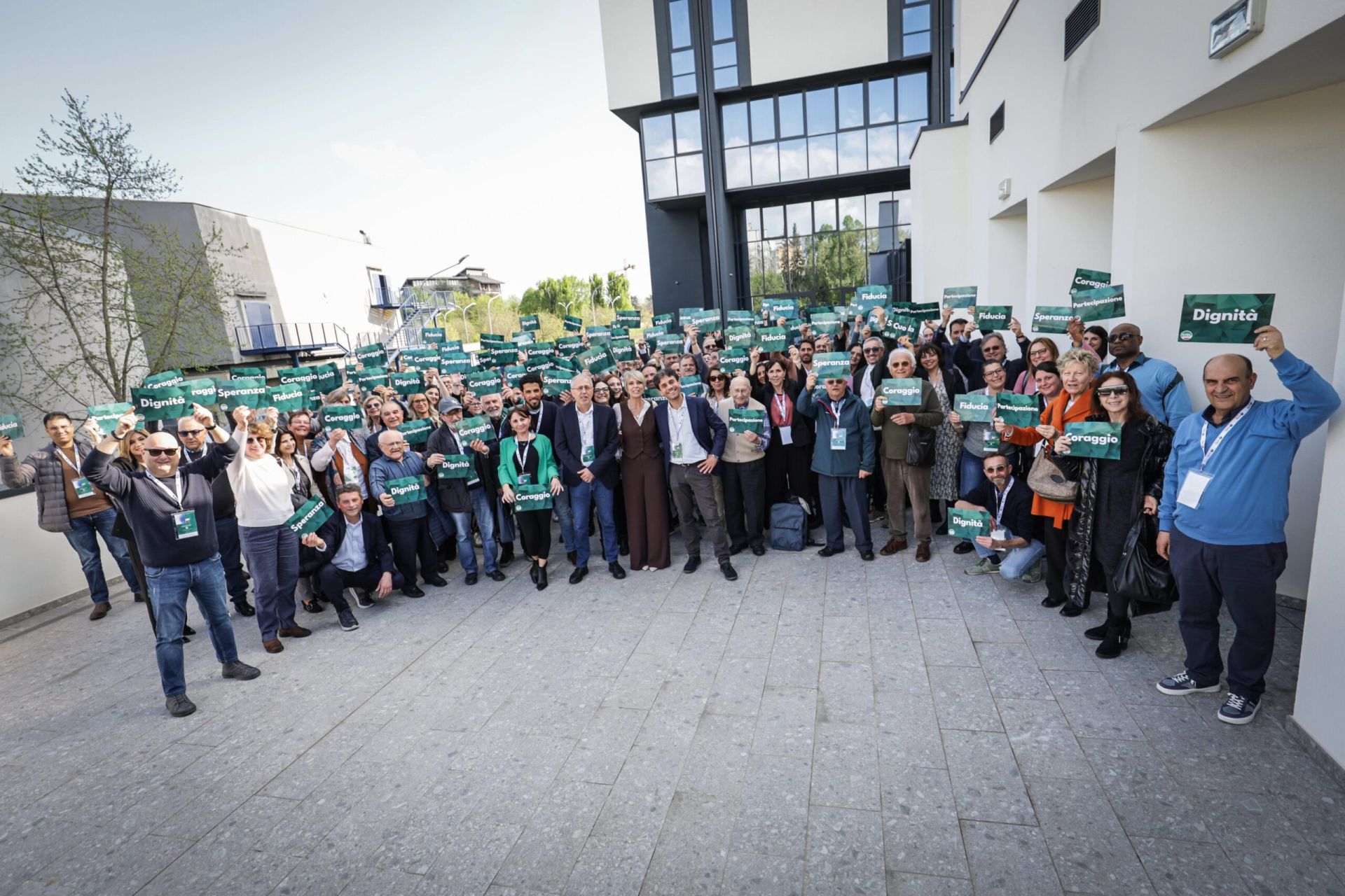 CISL SCEGLIE ROSAMARIA PAPALEO, STANDING OVATION PER LA SEGRETARIA GENERALE
